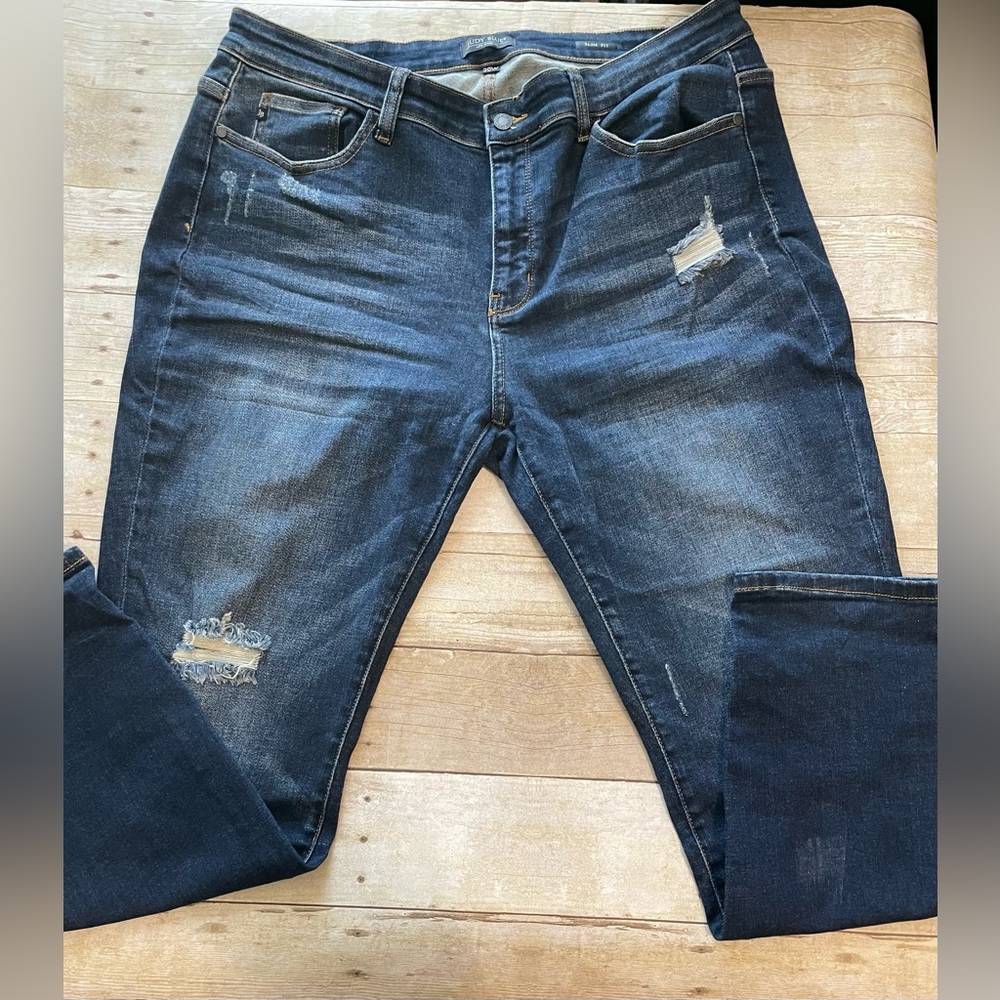 Judy Blue Slim Fit Jeans minimally distressed 20W